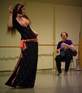 Rachael and Rhythmic Ginger live improvised drum solo in Bergen, Norway - January 2016. Photo by Andrew Aitken.