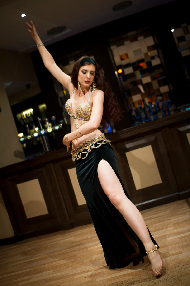 Rachael performing at Hipnotic bellydance showcase in Reading, September 2013