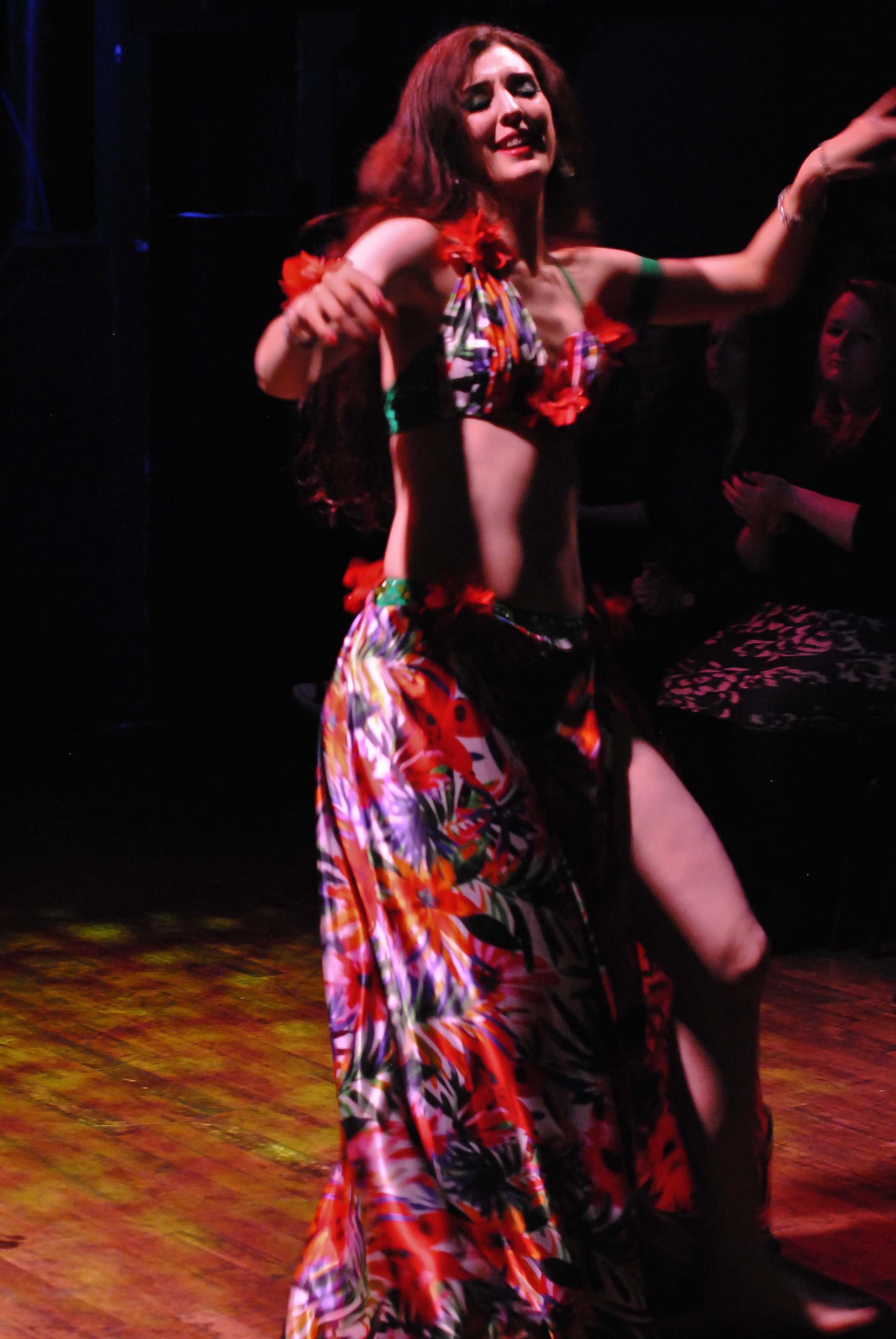 Rachael dancing at the 'Arab Quarterly' bellydance show in May 2017.